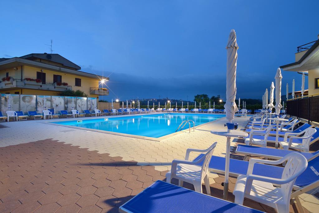 Hotel Ristorante Dante 토르지아노 외부 사진